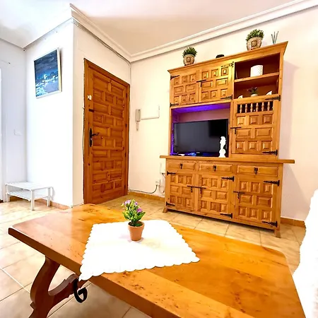 Galeon Pool Stay, 600 M To The Beach, 2 Double Beds *