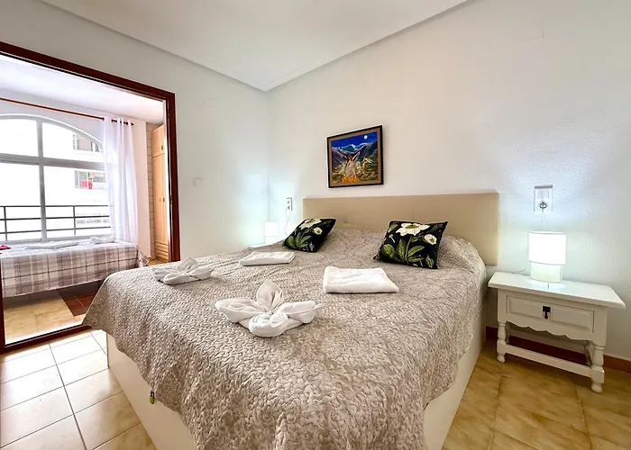 Galeon Pool Stay, 600 M To The Beach, 2 Double Beds Lägenhet