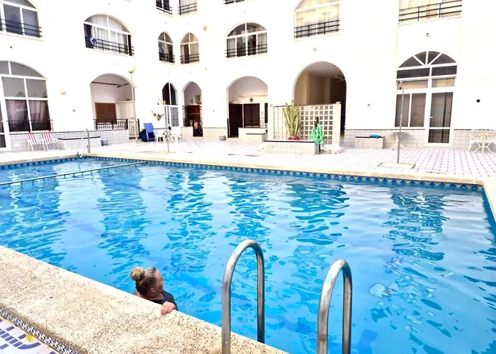 Lägenhet Galeon Pool Stay, 600 M To The Beach, 2 Double Beds Torrevieja